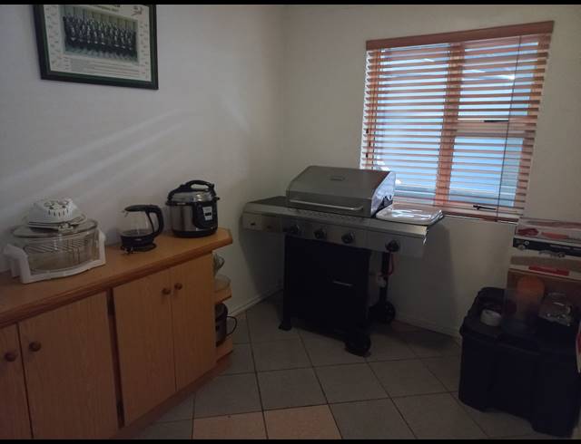 4 BEDROOM HOUSE FOR SALE IN WESTRIDGE